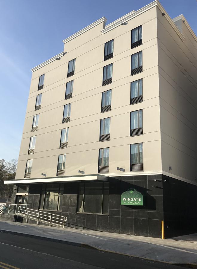 Wingate By Wyndham Jamaica Ny/ Airtrain Jfk Hotel New York Exterior photo